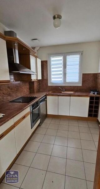  Appartement à louer 4 pièces 86 m²