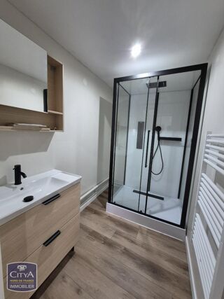  Appartement à louer 4 pièces 127 m²