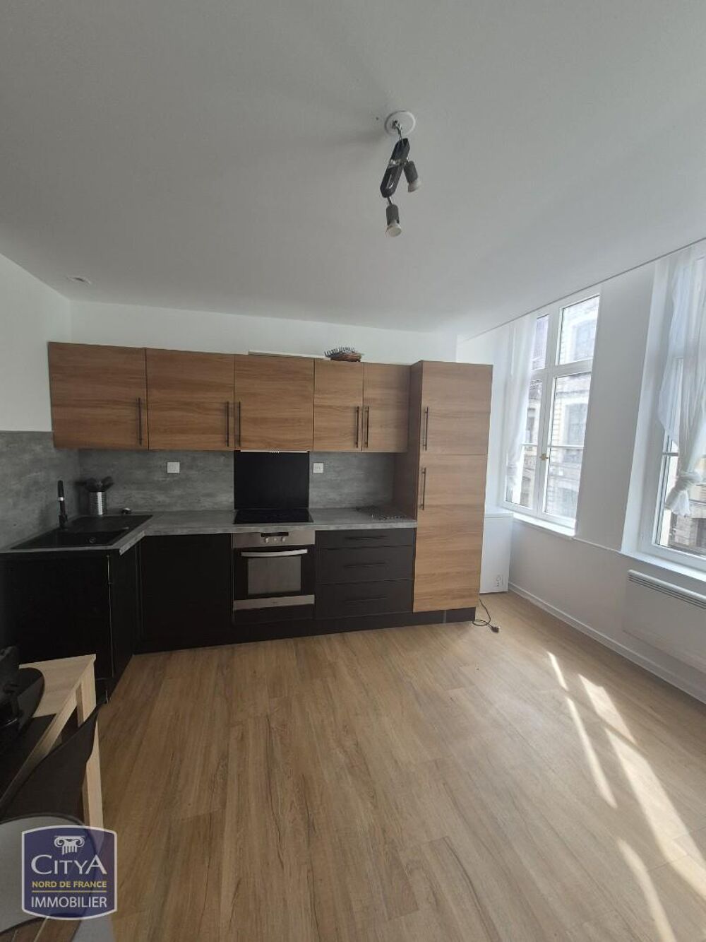 DOUAI CENTRE bel appartement meublé comprenant un salon ....