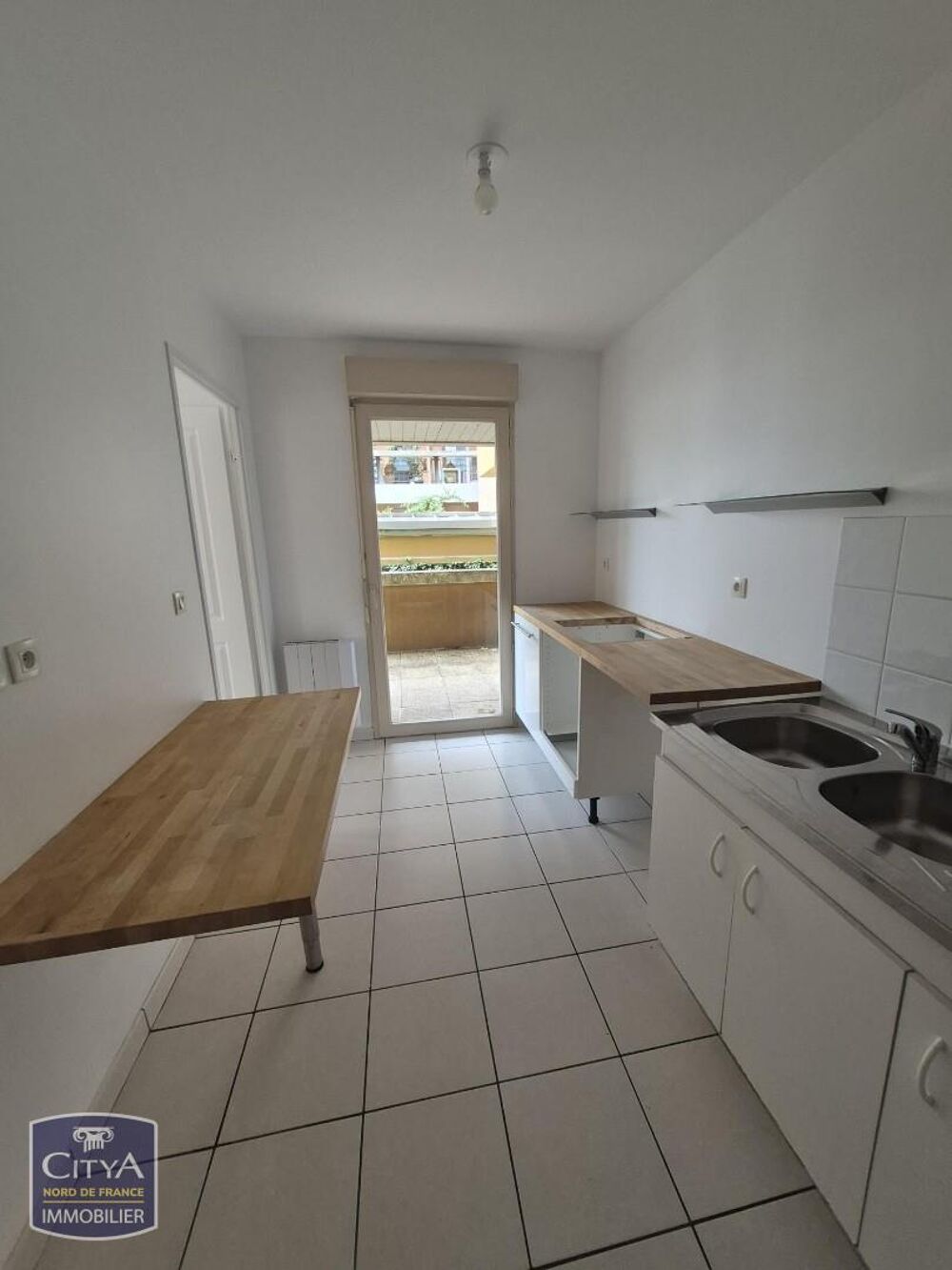 Location Appartement T3 de 82,15 m2 en centre-ville avec terrasse et place de parking. Valenciennes