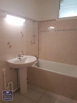  Appartement à louer 5 pièces 80 m²