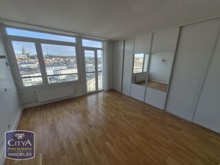  Appartement à louer 3 pièces 91 m²