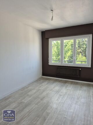  Appartement à louer 4 pièces 90 m²