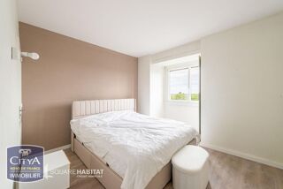  Appartement à louer 3 pièces 77 m²