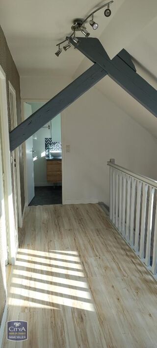  Appartement à louer 3 pièces 77 m²