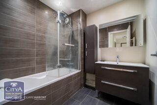  Appartement à louer 3 pièces 76 m²