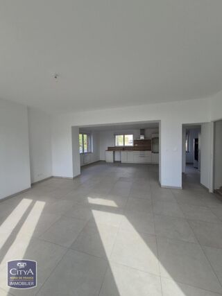  Maison à louer 4 pièces 111 m²