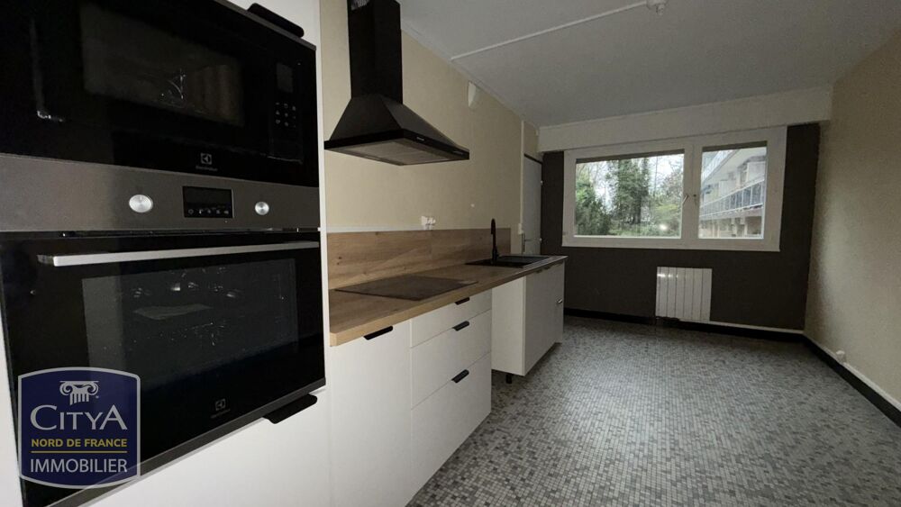 Location Appartement Appartement T2 rénové de 66,28 m2 en centre-ville avec balcon, parking et cave. Valenciennes