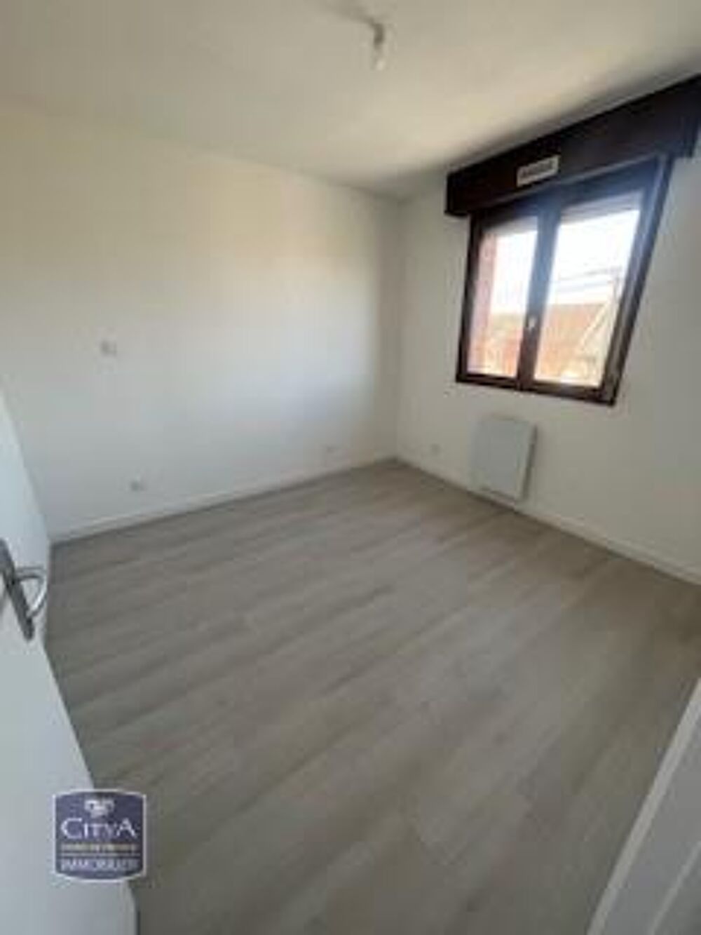 APPARTEMENT DEUX PIECES SECTEUR CALME