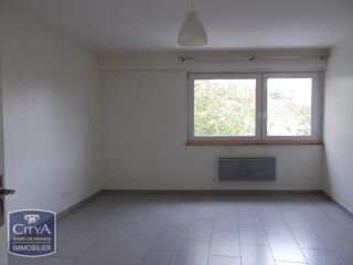  Appartement à louer 3 pièces 70 m²