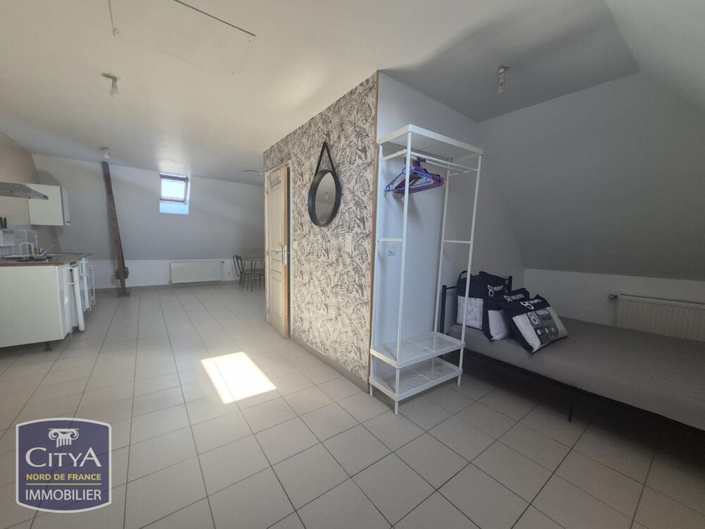 Centre ville, grand studio meublé de 30m2 au 3ème étage ....