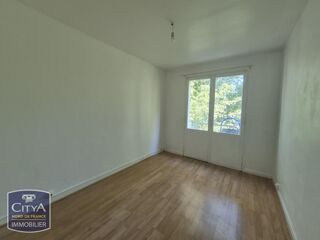  Appartement à louer 3 pièces 65 m²