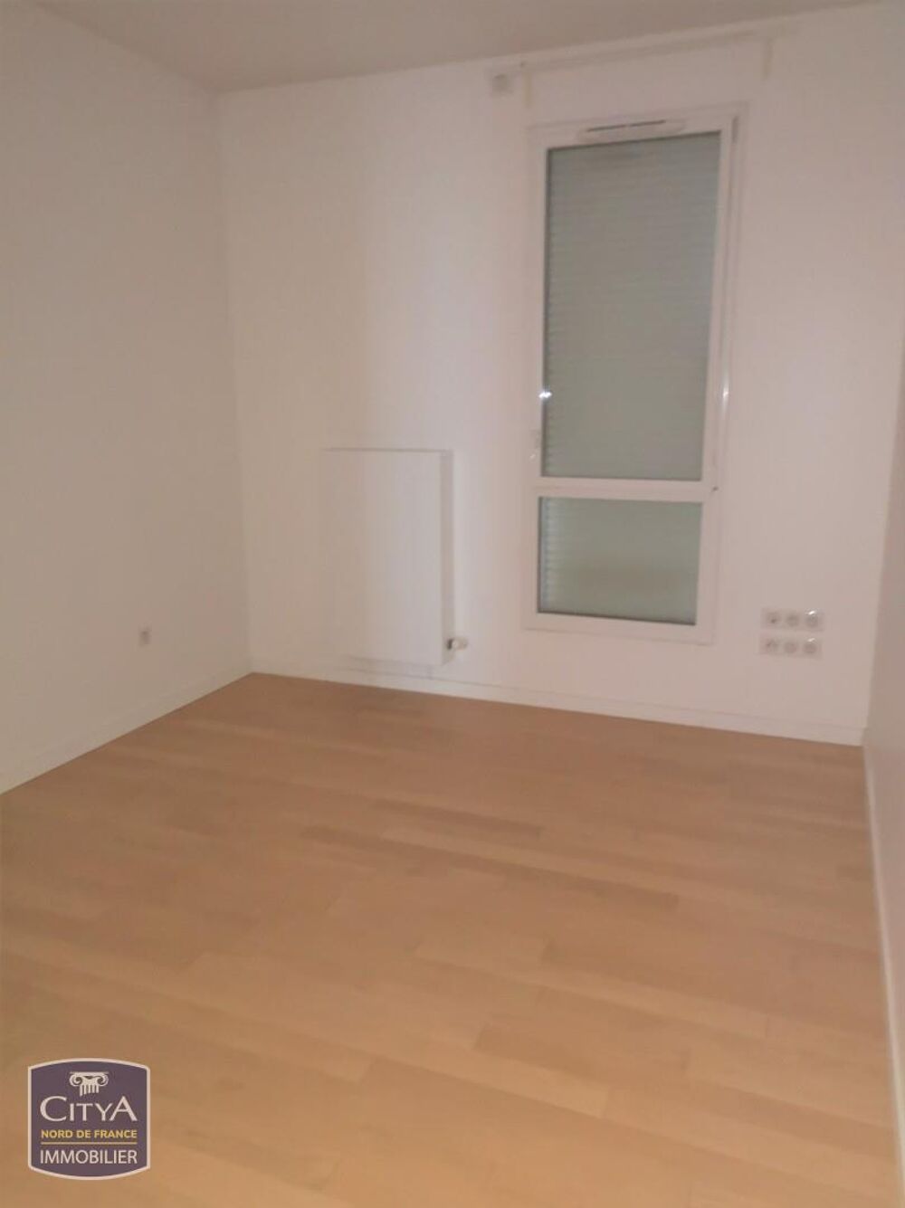 location Appartement - 4 pièce(s) - 115 m² Calais (62100)