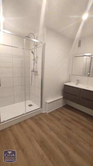  Appartement à louer 4 pièces 108 m²