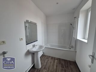  Appartement à louer 4 pièces 84 m²