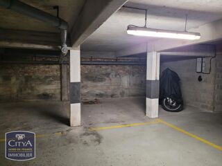  Parking / Garage à louer 10 m²