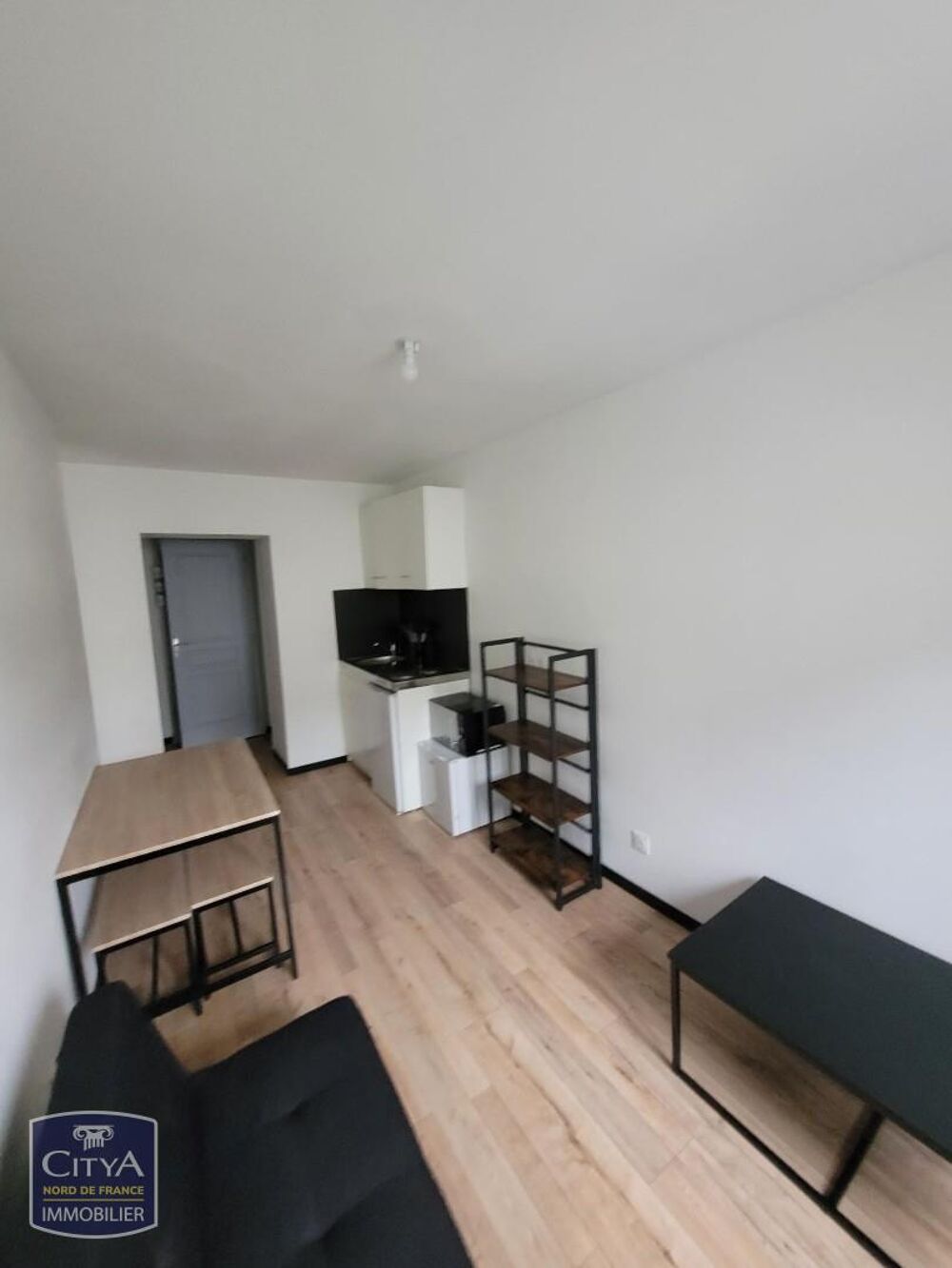 Au centre ville un appartement type 2 meublé de 26 m² situé au 1ER étage