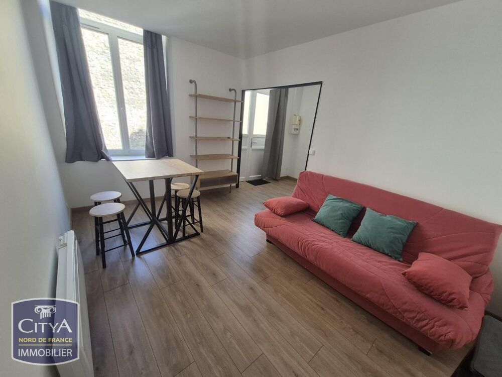 Studio meublé en Rez de chaussée donnant sur l arrière e....