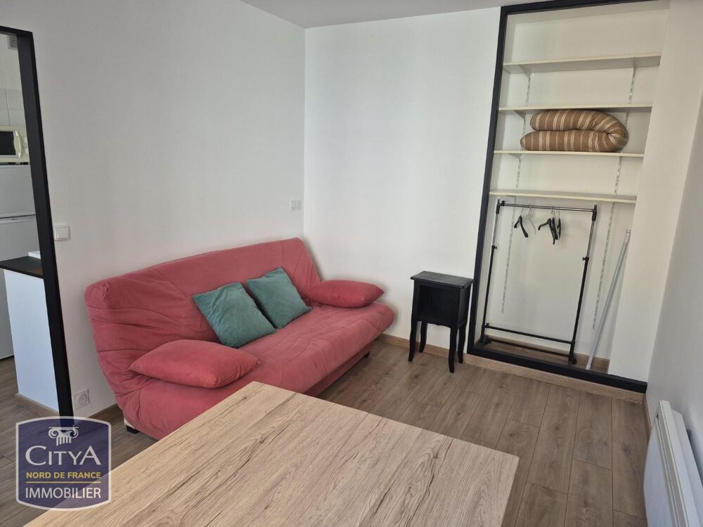 Studio meublé en Rez de chaussée donnant sur l arrière e....