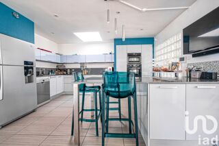  Villa  vendre 9 pices 304 m