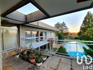  Villa  vendre 10 pices 320 m