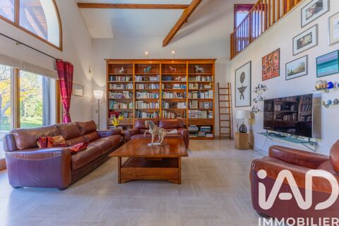   Vente Maison d'architecte 11 pi�ces Villa - 11 pi�ce(s) - 240 m�