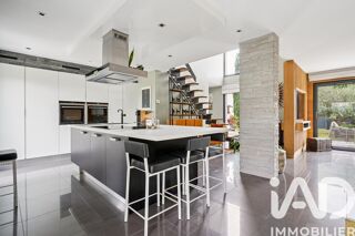  Villa  vendre 8 pices 175 m