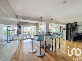  Maison  vendre 7 pices 245 m