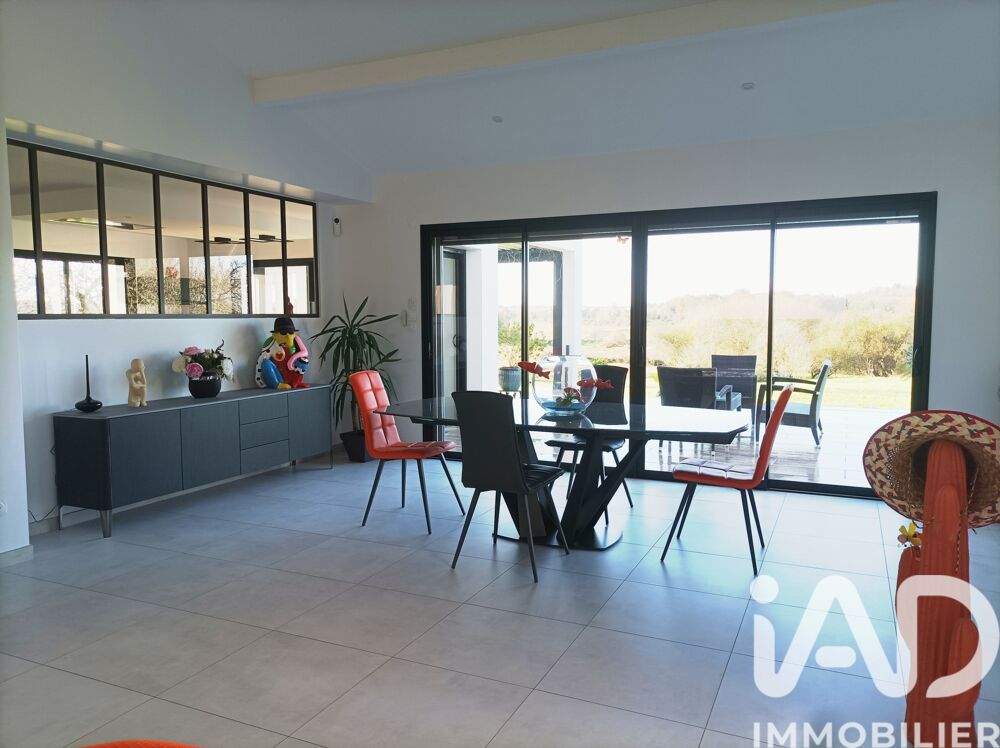 � vendre  Villa Soulignonne (17250)