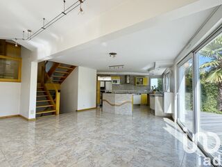  Villa  vendre 8 pices 276 m