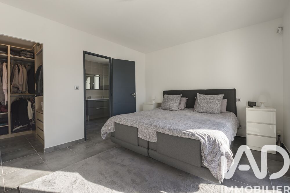 � vendre  Villa Ventabren (13122)