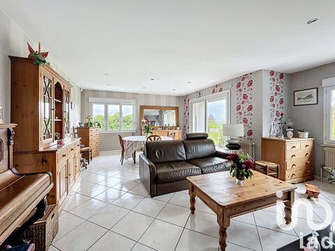   Vente Maison traditionnelle 5 pi�ces Maison - 5 pi�ce(s) - 134 m�