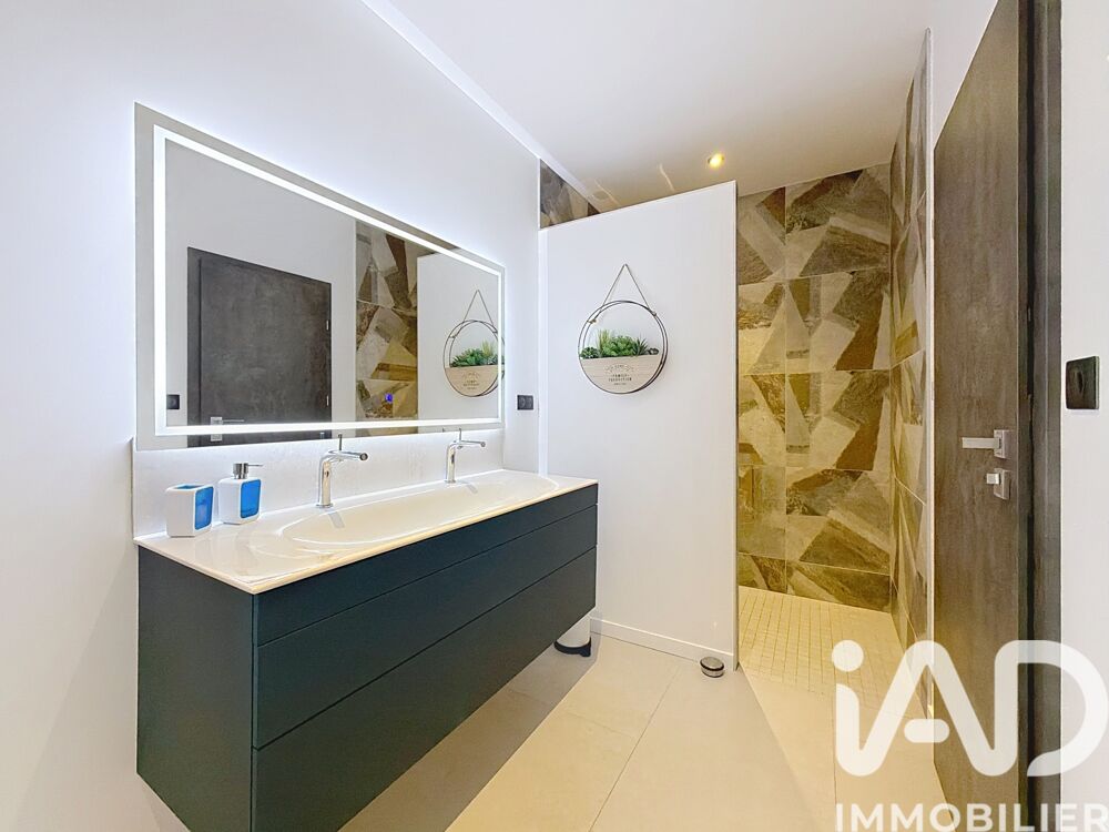 � vendre  Villa Moir� (69620)