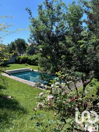  Villa  vendre 13 pices 247 m