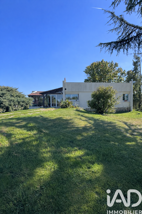   Vente Maison d'architecte 8 pi�ces Villa - 8 pi�ce(s) - 196 m�