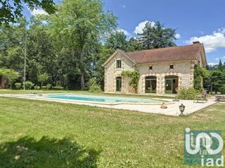  Maison  vendre 15 + pices 645 m