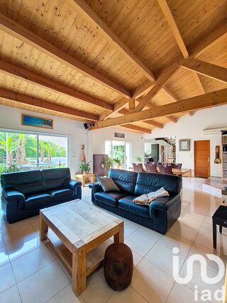 Maison 6 pièces 201 m² · à Saint-Sauveur-d'Aunis · 201 m² · 328 000 €