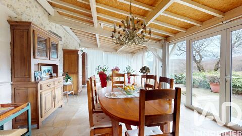   Vente Demeure 6 pi�ces Maison - 6 pi�ce(s) - 220 m�