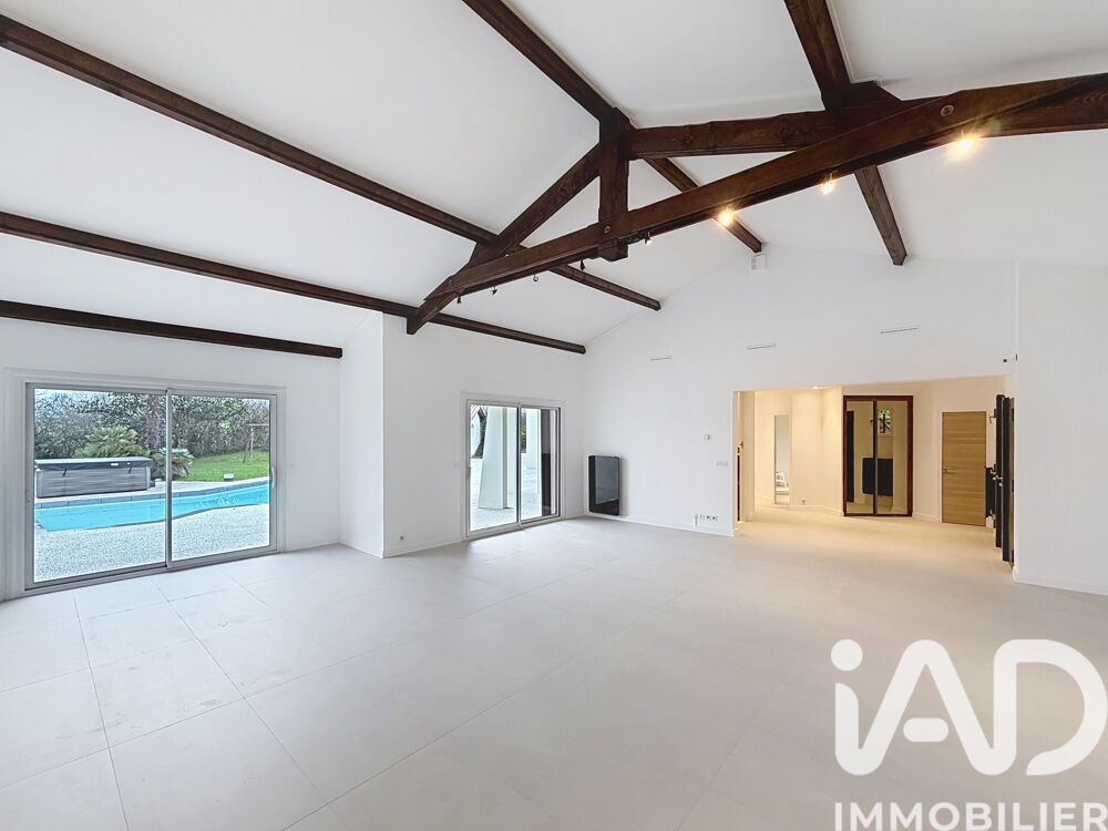 � vendre  Maison Dommartin (69380)