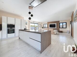  Maison � vendre 8 pi�ces 222 m�