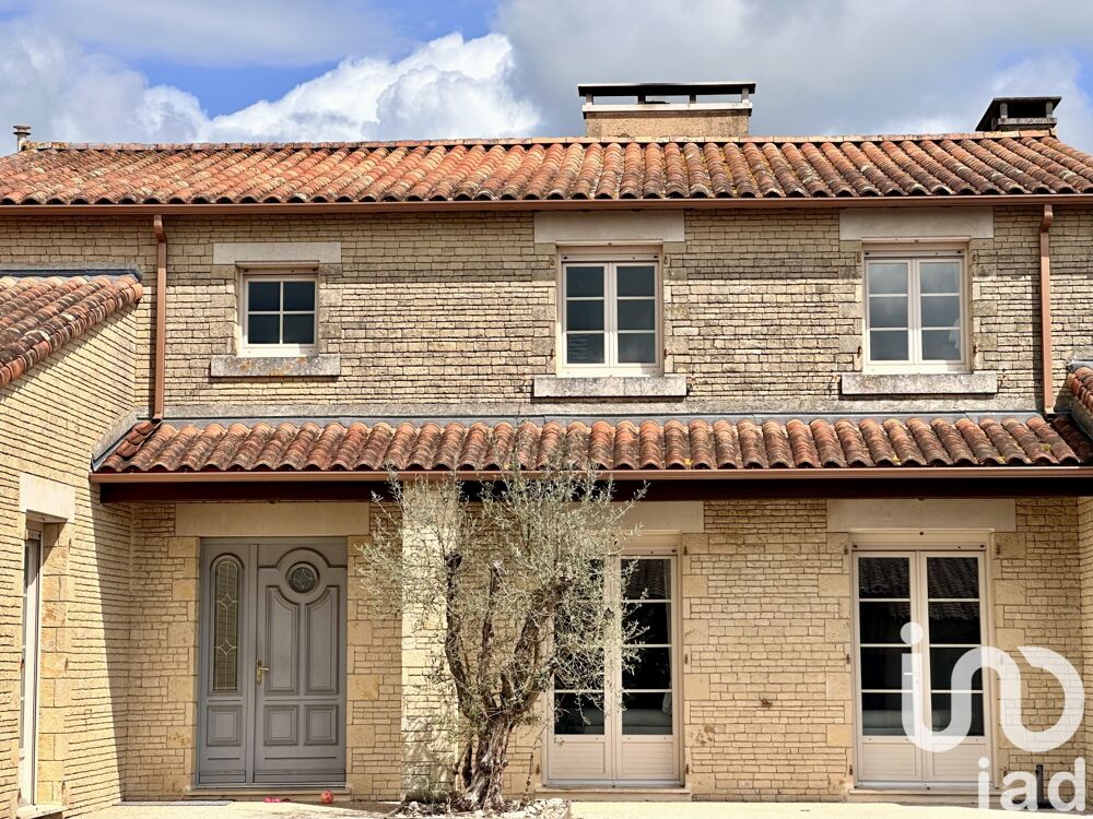 � vendre  Maison Ar�ais (79210)