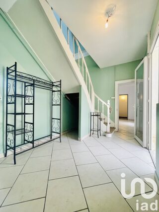  Maison  vendre 9 pices 215 m