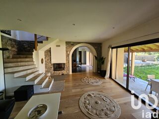  Maison  vendre 10 pices 375 m