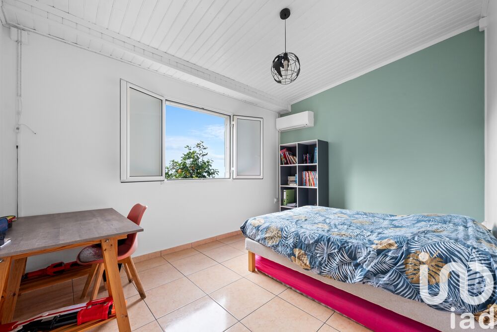 � vendre  Maison L' �tang-Sal� (97427)