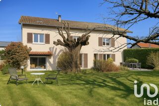  Maison  vendre 8 pices 241 m