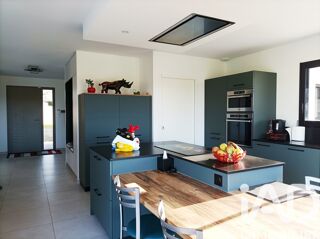  Villa � vendre 7 pi�ces 230 m�