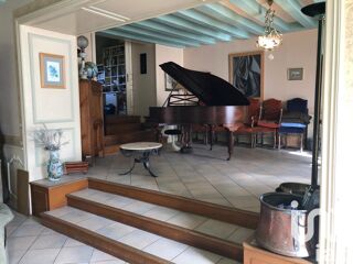  Maison  vendre 8 pices 236 m