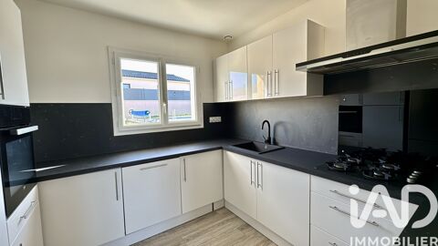  Maison � louer 6 pi�ces 137 m� Montamis�