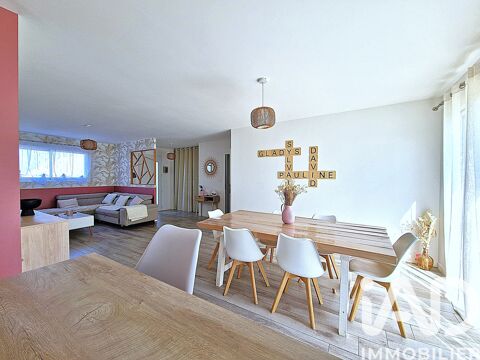   Vente Maison traditionnelle 5 pi�ces Maison - 5 pi�ce(s) - 104 m�