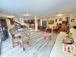  Maison  vendre 9 pices 240 m